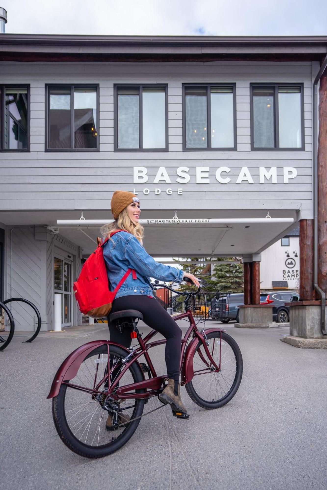 Basecamp Lodge Canmore Exterior photo