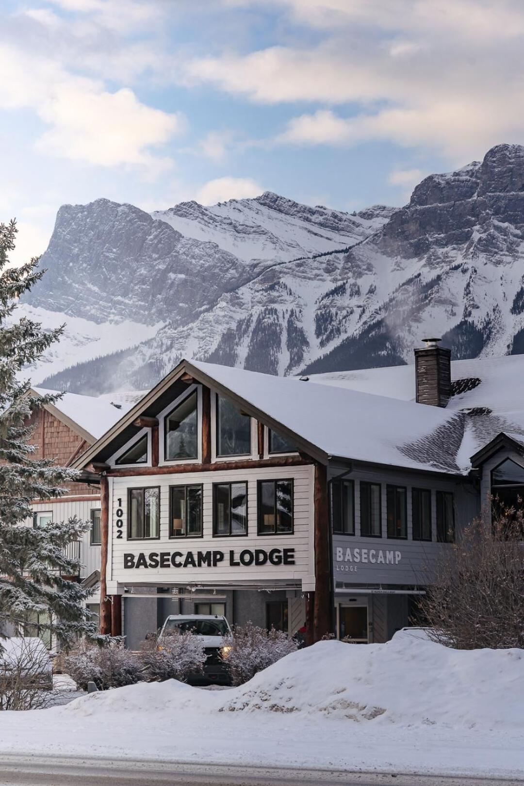 Basecamp Lodge Canmore Exterior photo